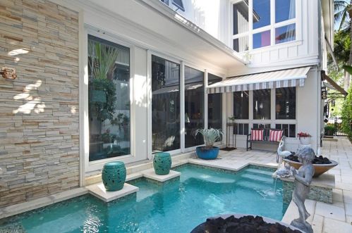 62 6th St, Naples FL  34102-0060 exterior