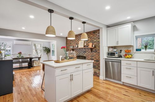 147 Waterside Ave, Northport NY  11768-2154 exterior