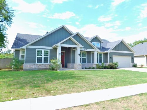 419 Main St, Pilot Point TX  76258-4528 exterior