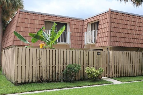 565 Green Springs Pl, West Palm Beach, FL 33409-7514