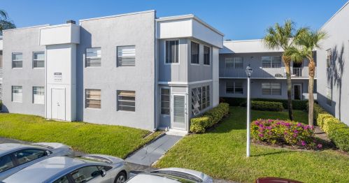 108 Flanders C, Delray Beach FL  33484-5220 exterior