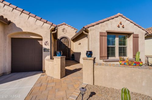 2109 Madera Plateau Dr, Green Valley, AZ 85614-5822