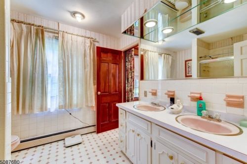 11 House Wren, Hackettstown NJ  07840-2815 exterior