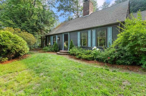 1 Martingale Rd, Amherst NH  03031-2625 exterior