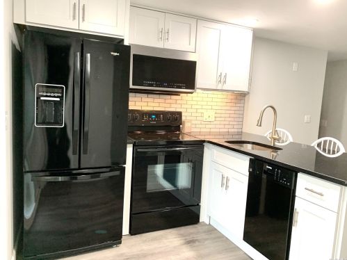 45 Manhasset Rd, Scotts Beach NY  11789-2919 exterior