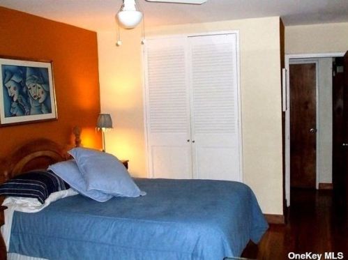 50-15 39th St, Long Island City NY  11104-0042 exterior