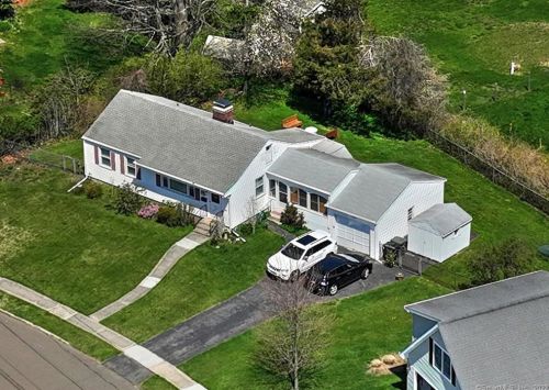 32 Indian Hl Rd, Milford CT  06460-7241 exterior