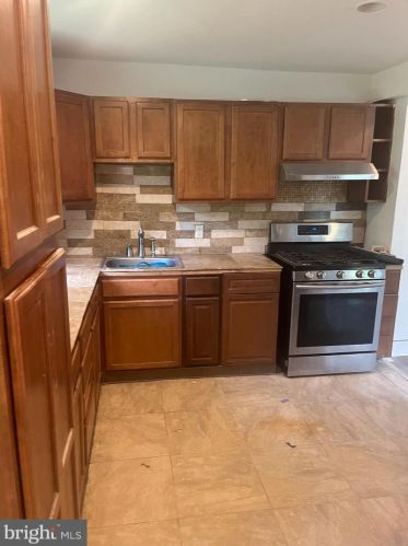 242 Susquehanna Ave, West Enola, PA 17025-2427