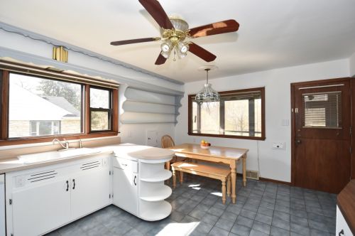 4902 Kinnickinnic Riv Pkwy, Milwaukee WI 53219-3277 exterior