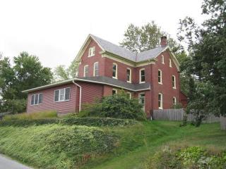 94 High St, Cross Roads, PA 17322-9029