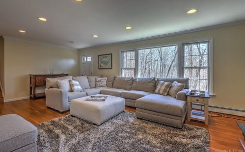 54 Riding Stable Trl, Stamford, CT 06903-1428