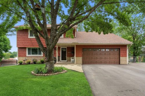 2477 Brenner Ave, Saint Paul, MN 55109-1557