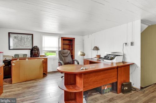 3243 Galen Hall Rd, Swartzville PA  17569-9580 exterior