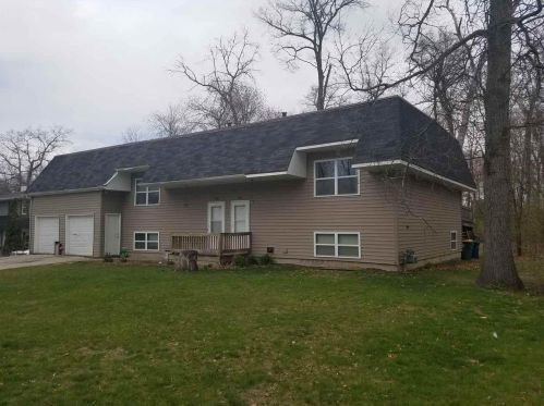 1413 Beech Tree Dr, Green Bay, WI 54304-1704
