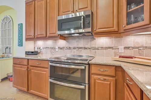 9137 Isla Bella Cir, Bonita Springs FL  34135-7198 exterior