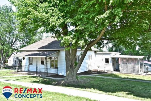 302 Adams St, Pickrell, NE