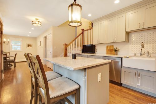 429 Hillside Ave, West Sayville NY  11796-1205 exterior