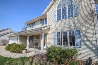 8026 85th St, Hales Corners, WI 53132-8571