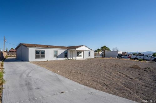 2335 Lipan Blvd, Bullhead City, AZ 86426-6819