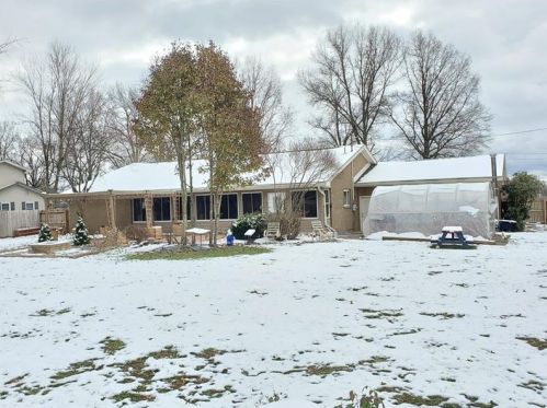 559 Mcgary Rd, New Wilmington, PA 16142-3609