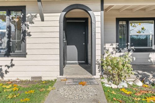 120 Thomas St, Ukiah CA  95482-5822 exterior