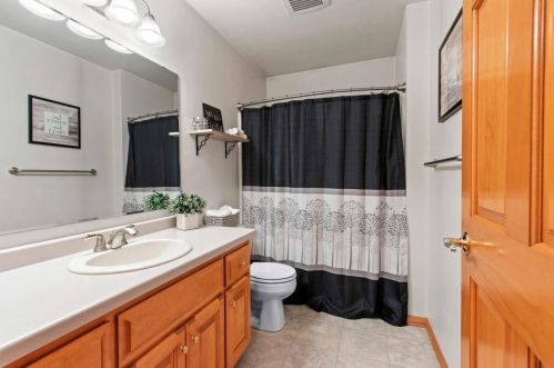 2722 Teresa Dr, Green Bay WI  54311-5586 exterior