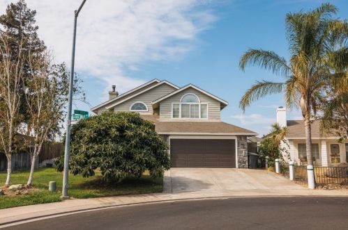 2955 Rose Brook Dr, Riverbank, CA 95367-3807