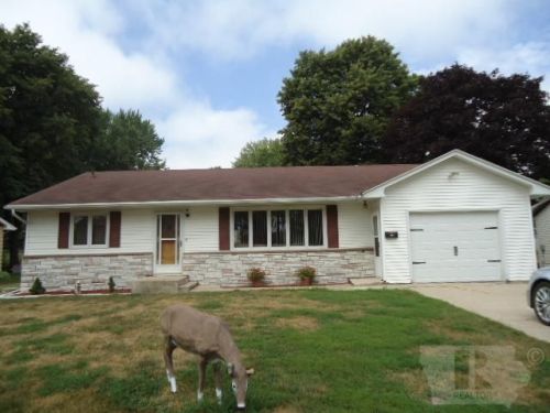 311 Pine St, Seneca, IA 50539-5032