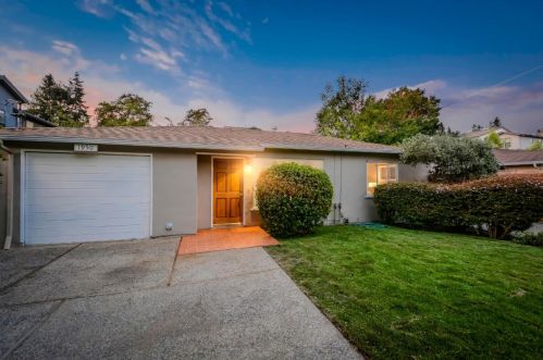 1950 Hackett Ave, Mountain View, CA 94043-4353