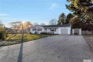 57 Seabreeze Ave, West Hampton, NY 11977-1111