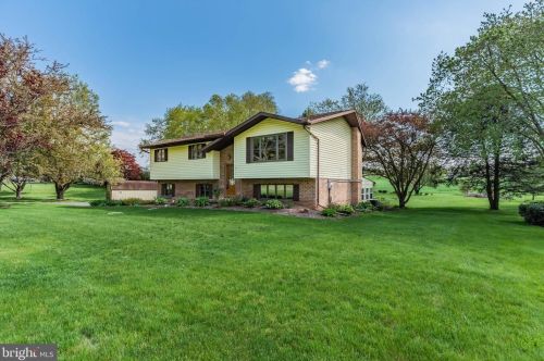 104 Stonehouse Rd, Carlisle, PA 17015-7413