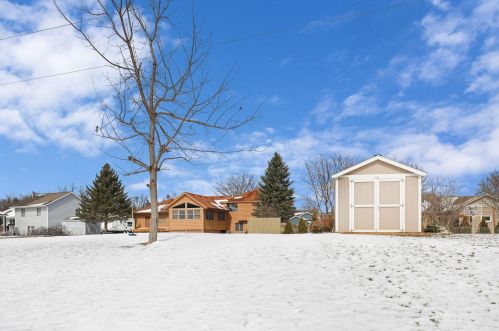 380 Pondview Ln, Chaska MN  55318-2873 exterior