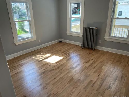 60 Chestnut Street Ext, Danbury CT  06810-6832 exterior