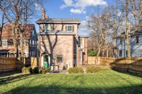 17 Hill St, Morristown NJ  07960-5328 exterior