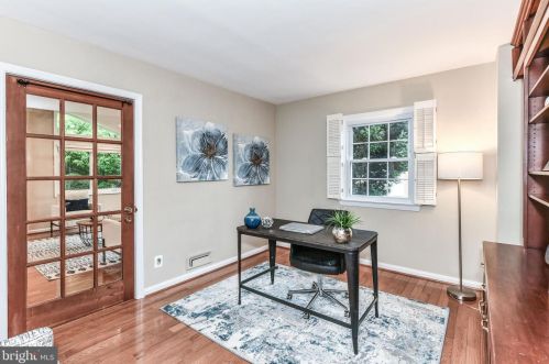 3027 Crane Dr, Falls Church VA  22042-3004 exterior