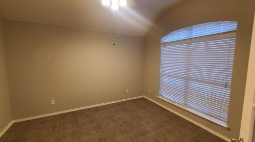 927 Peach Ln, Burleson, TX 76028-7091