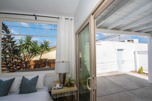 1704 Ebers St, San Diego CA  92107-3504 exterior