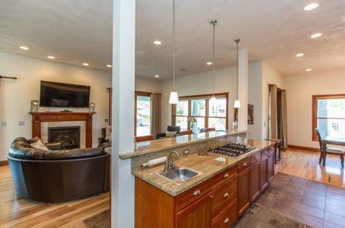 95 Acres Of Pne Rd, Coventry RI 02816-8949 exterior