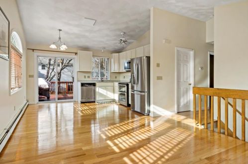 105 Nepaug Rd, South Kingstown RI  02882-2303 exterior