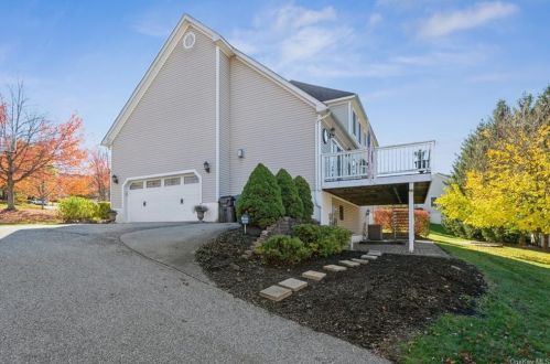 36 Ridgefield Rd, Warwick, NY 10990-3543