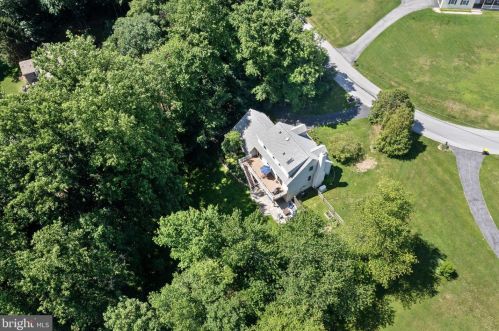1111 Yankee Dr, Downingtown, PA 19335-3816