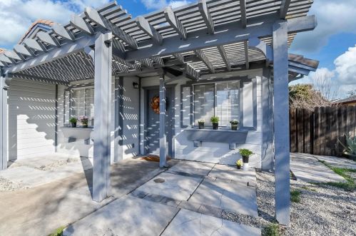 816 Redwood Ave, Wheatland, CA 95692-9443