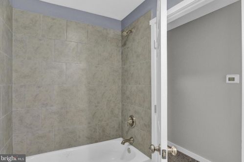 60 Gordon Dr, Carlisle PA  17013-8603 exterior