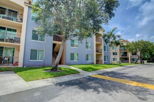 1109 Villa Cir, Boynton Beach, FL 33435