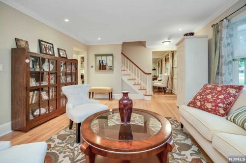 11 Cherokee Trl, Oakland NJ  07436-3011 exterior