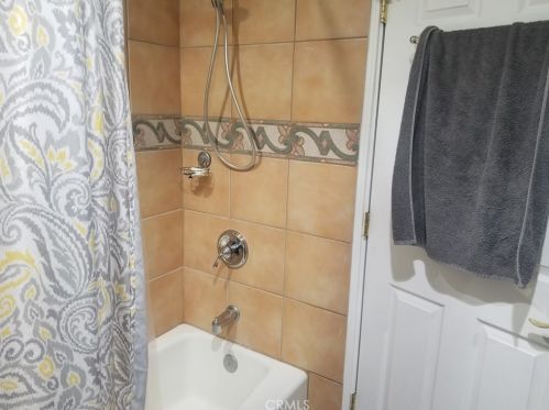 8154 Wakefield Ave, Van Nuys CA  91402-5329 exterior