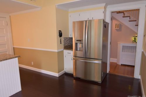 690 Clinton Ave, Bridgeport CT 06605-1702 exterior