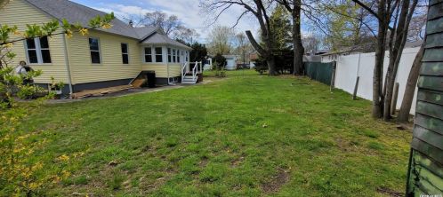187 Officials Ave, Holbrook, NY 11741-3218