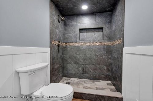 2 Taylor Ct, Lakewood NJ  08701-7317 exterior