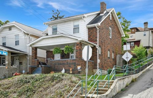 900 Woodbourne Ave, Pittsburgh, PA 15226-2108